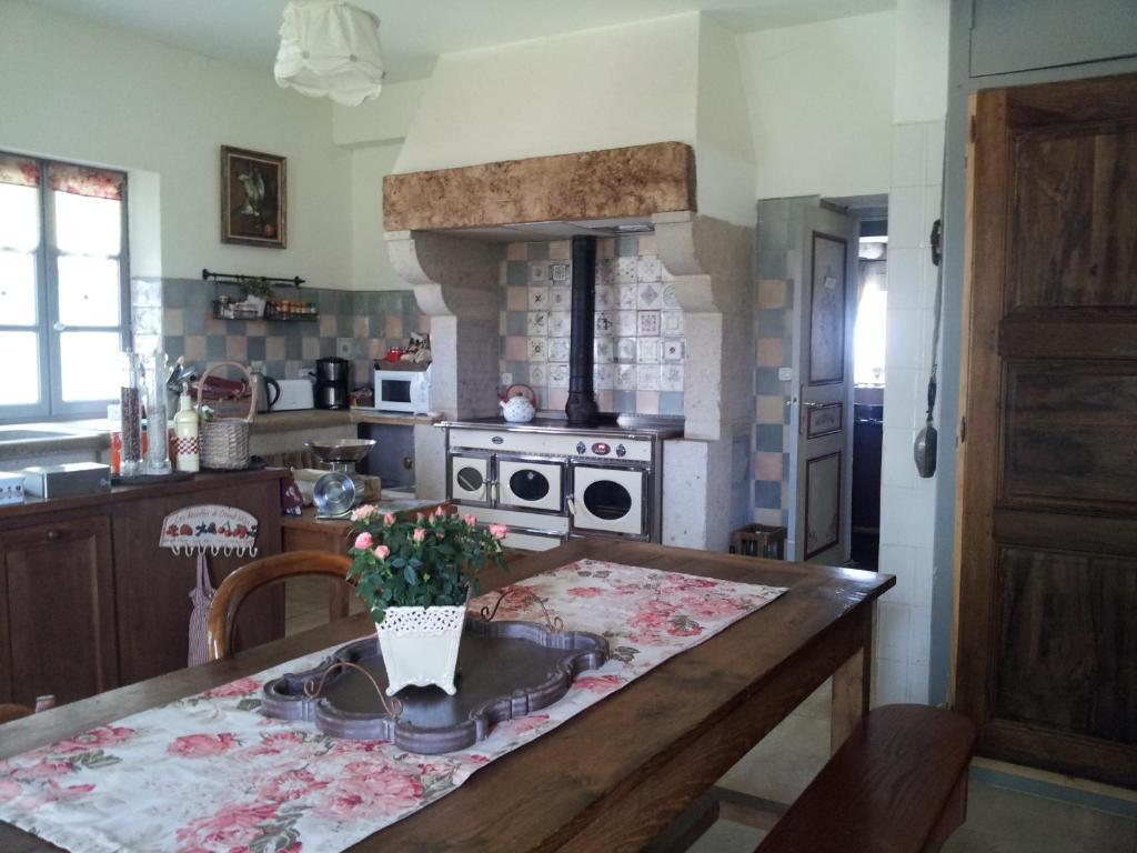 Bed and Breakfast Au Bon Gre D'Hugoline Blanzac  Экстерьер фото